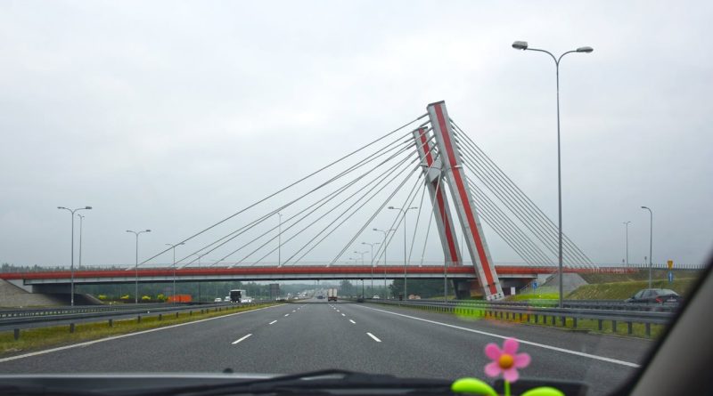 samochód na autostradzie